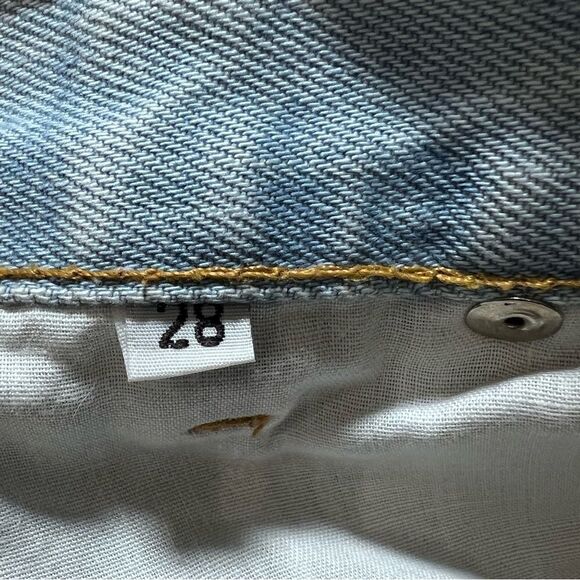 Brandy Melville Jean shorts light denim shredded distressed size 28 - Picture 8 of 12